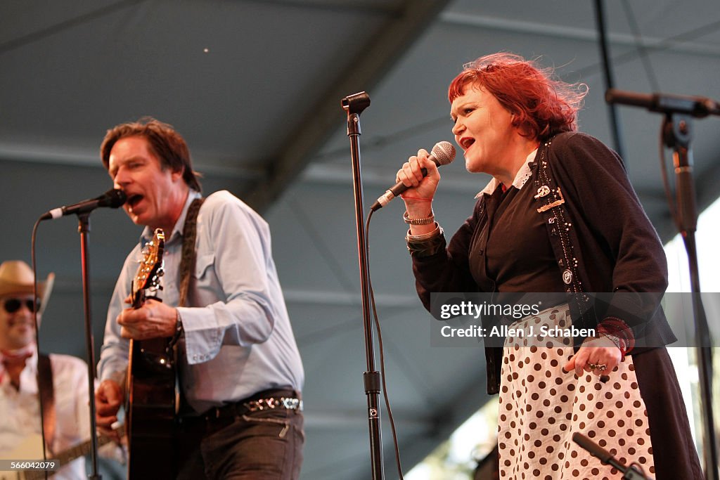 Led by Ô70s punk legends Exene Cervenka and John Doe of X, and guitarist Dave Alvin at left, perfor