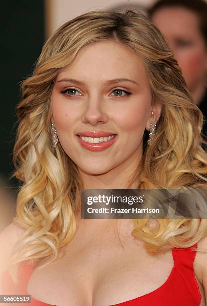Actress Scarlett Johansson arrives to the 63rd Annual Golden Globe Awards at the Beverly Hilton on January 16, 2006 in Beverly Hills, California.