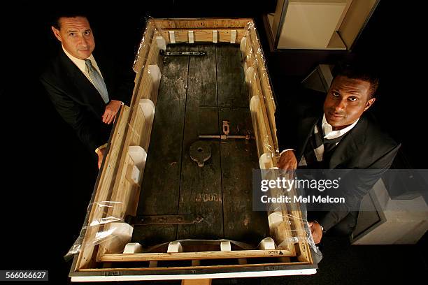 Jeff Rudolph 108 Smiley Culture Stock Photos, High-Res Pictures, and Images - Getty ...