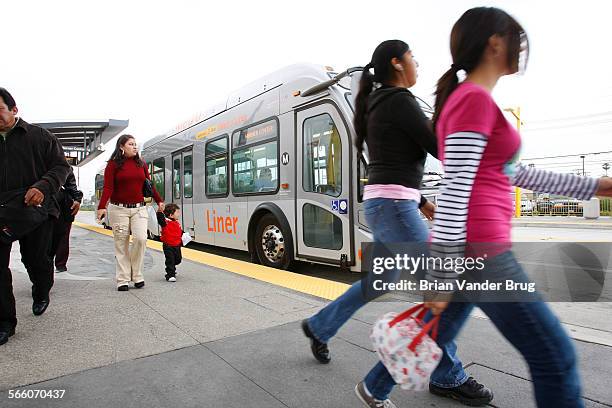 Ta Bus Riders 117 East Orange Station Stock Photos, High-Res Pictures, and Images ...
