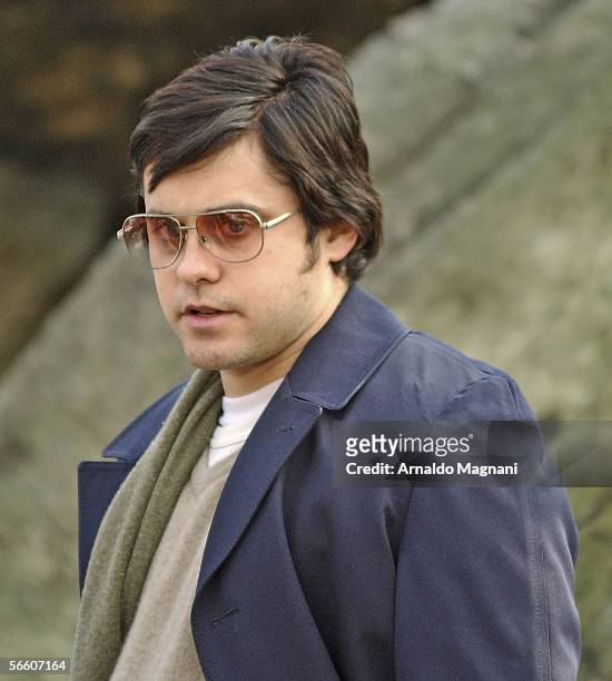 Actor Jared Leto plays Mark David Chapman during filming of the movie "Chapter 27" in Central Park, January 17, 2006 in New York City.