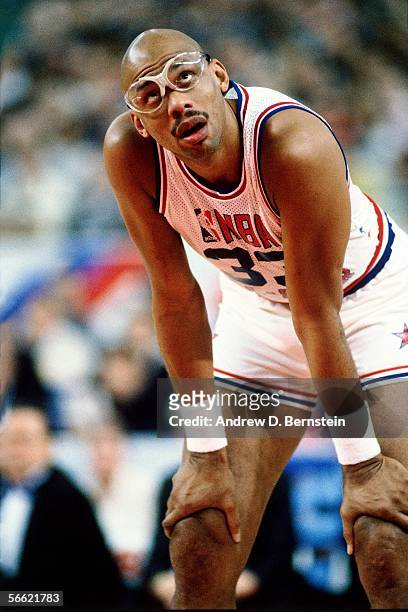 Kareem Abdul-Jabbar of the Western Conference All-Stars rests during the 1989 NBA All-Star Game at The Astrodome on February 12, 1989 in Houston,...