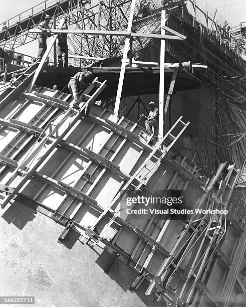 Phoenix Shape Building Phoenix Shape Photos and Premium High Res Pictures - Getty Images