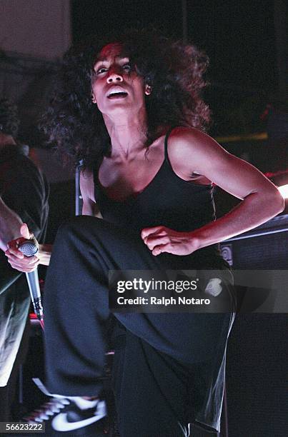 Jada Pinkett Smith performs with Wicked Wisdom at Revolution on January 18, 2006 in Fort Lauderdale, Florida.