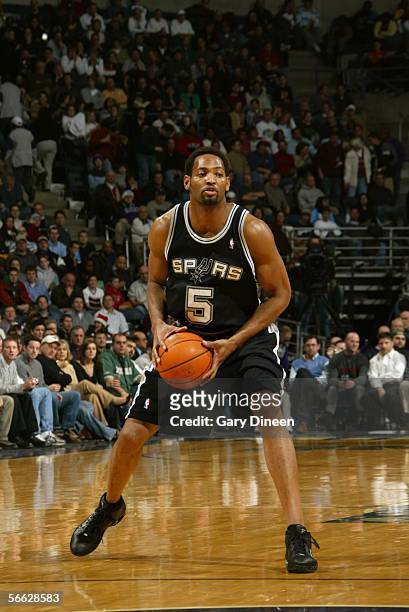 Robert Horry of the San Antonio Spurs looks to move the ball during the game against the Milwaukee Bucks on December 20, 2005 at the Bradley Center...