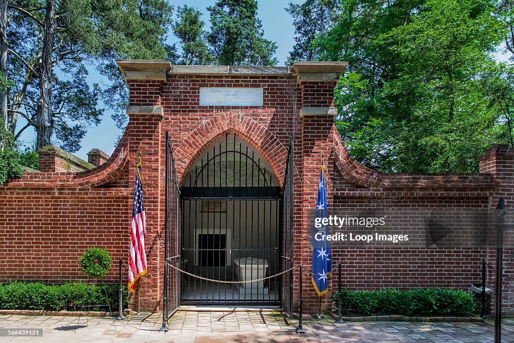 George Reeves Tomb George Washington Tomb