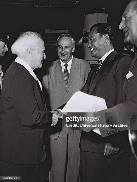 Photograph of David Ben Gurion with General Ne Win, Prime Minister of Burma. Dated 1959.