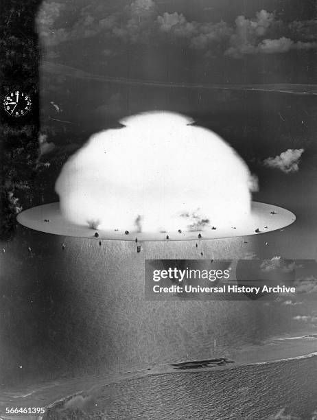 Crossroads Testing 511 Nuclear Testing At Bikini Atoll Stock Photos, High-Res Pictures ...