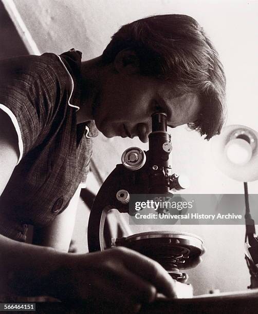 Rosalind Elsie Franklin was a British chemist and crystallographer who is best known for her role in the discovery of the structure of DNA. 1955.