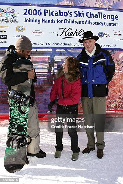 Athlete Dhani Jones of the Philadelphia Eagles, actress Marlee Matlin and senator Robert F. Bennett participate in Picabo's Ski Challenge during the...