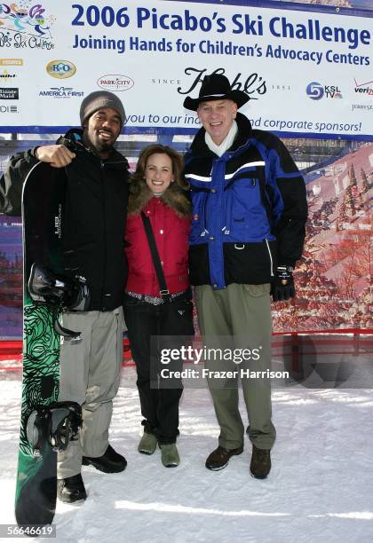 Athlete Dhani Jones of the Philadelphia Eagles, actress Marlee Matlin and senator Robert F. Bennett participate in Picabo's Ski Challenge during the...