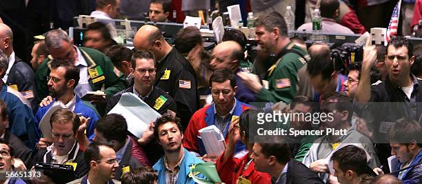 Traders work the floor of the New York Mercantile Exchange January 23, 2006 in New York City. On the New York Mercantile Exchange, light sweet crude...