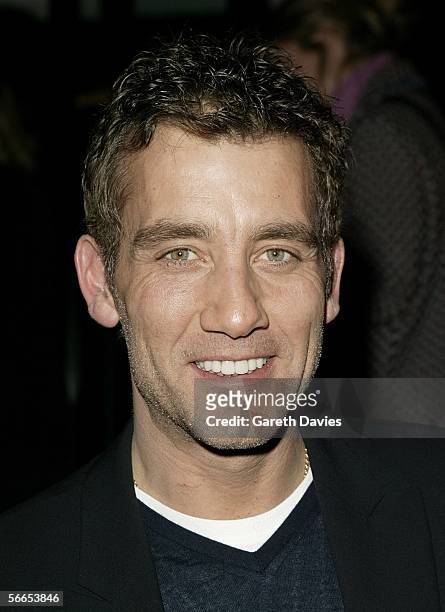 Clive Owen arrives at the UK Premiere of "Derailed" at the Curzon Mayfair on January 23, 2006 in London, England.