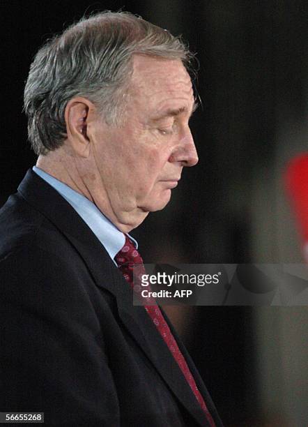 Montreal - January 23 2006, Canadian Prime Minister Paul Martin addresses his supporters at his campaign headquarters. Martin has decided to...