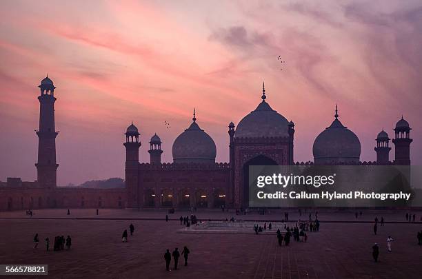 badshahi mosque - lahore pakistan stock-fotos und bilder