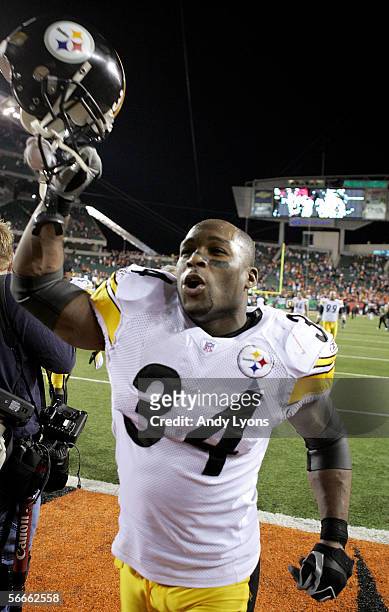 Verron Hayes of the Pittsburgh Steelers walks off the field after their win over the Cincinnati Bengals during the AFC Wild Card Playoff Game at Paul...