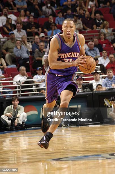 Shawn Marion of the Phoenix Suns dribbles against the Orlando Magic January 24, 2006 at TD Waterhouse Centre in Orlando, Florida. NOTE TO USER: User...