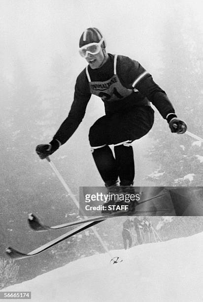 Cortina d'Ampezzo: il y a 50 ans, des Jeux historiques pour Sailer et l'URSS JO-2006" - Austrian skier Toni Sailer is airborne during a downhill run...