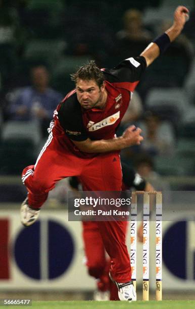 Ryan Harris of the Redbacks bowls during the ING Cup match between the Western Australia Warriors and the South Australian Redbacks played at the...