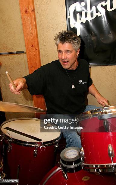 Ron Riddle Nds 114 Gibson Guitar Lounge Day Six Photos & High Res Pictures - Getty Images