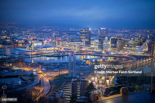 oslo business district - oslo fotografías e imágenes de stock
