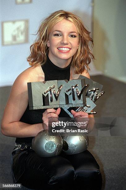 Mtv Europe Music Awards Ceremony In Dublin, Eire - 1999, Britney Spears