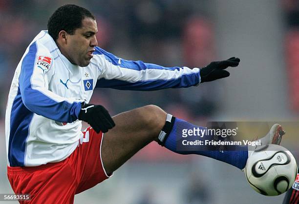 Ailton of Hamburg in action during the Bundesliga match between 1.FC Nuremberg and Hamburger SV at the Franken Stadium on January 28, 2006 in...