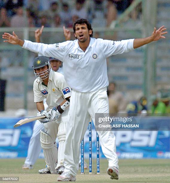 37 Kamran Khan Indian Cricketer Stock Photos High Res Pictures And 37-kamran-khan-indian-cricketer-stock-photos-high-res-pictures-and