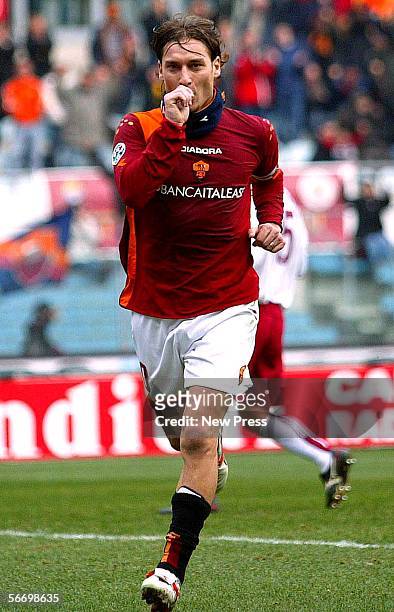 Francesco Totti of Roma celebrates scoring during the Serie A match between AS Roma and Livorno at the Stadio Olimpico on January 29, 2006 in Rome,...