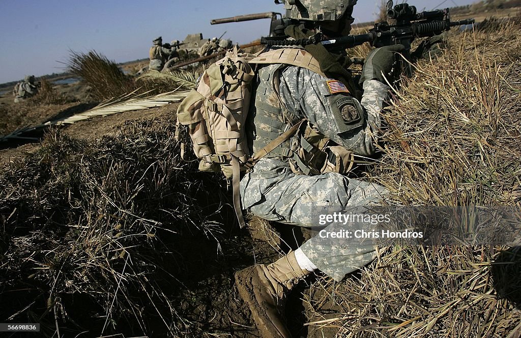US And Iraqi Armies Conduct Sweeps Near Ramadi