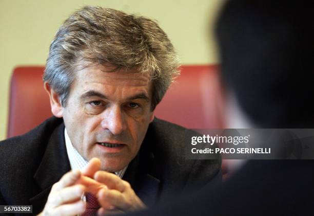 Italian Sergio Chiamparino, Mayor of the city of Turin, answers journalist's questions, 23 January 2005 in Turin. AFP PHOTO / PACO SERINELLI