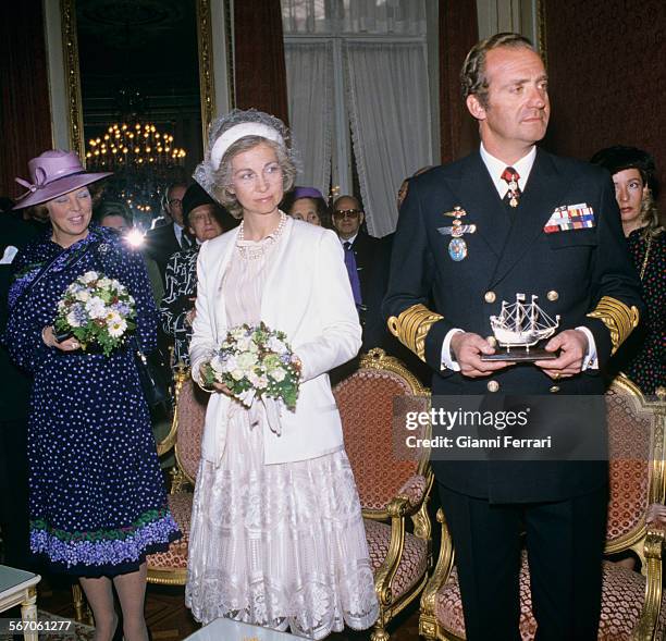In their official trip to Holland the Spanish King Juan Carlos of Borbon and Sofia of Greece with Crown Princess Beatrix Amsterdam, Netherlands. .