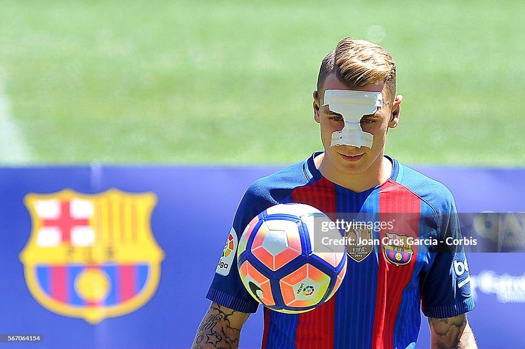 Lucas Digne Signs For FC Barcelona