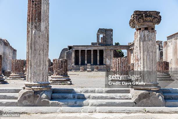 basilica of pompeii, italy - pompeii 個照片及圖片檔