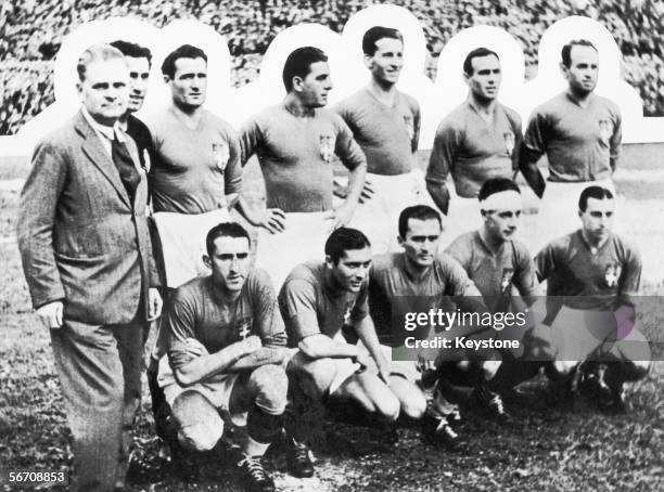 The Italian football team with their coach Vittorio Pozzo before the World Cup final against Czechoslovakia at the Stadio Nazionale del P.N.F. In...