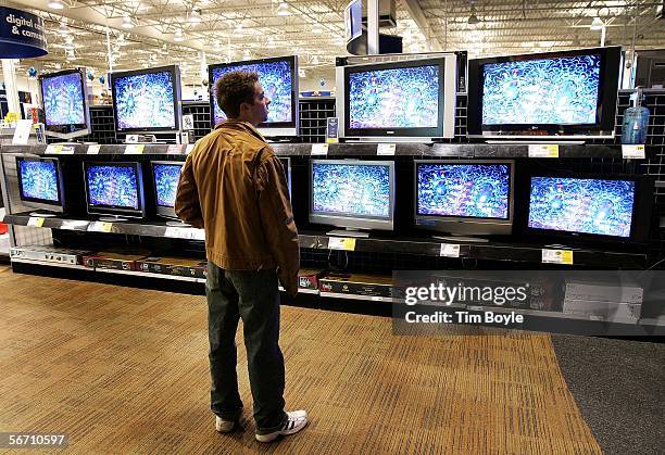 Nick Hehn shops for flat-panel wide screen televisions at a Best Buy store January 31, 2006 in Niles, Illinois. Sales of televisions are reportedly...