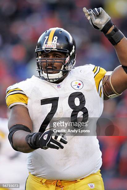Max Starks of the Pittsburgh Steelers looks on against the Denver Broncos during the AFC Championship Game January 22, 2006 at Invesco Field at Mile...