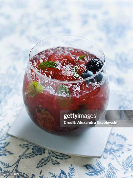 berry mojito - mojito stock pictures, royalty-free photos & images