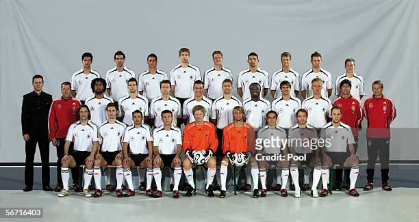 The German National Team poses during a photocall of the German National Football Team on January 31, 2006 in Duesseldorf, Germany rom top row...