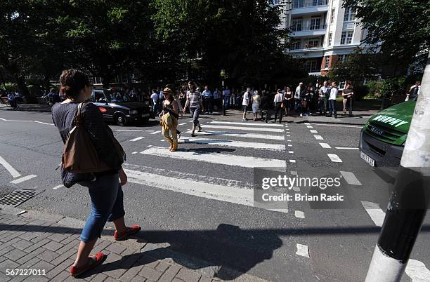 40th Anniversary Of Beatles Abbey Road Album Cover Photos and Premium ...
