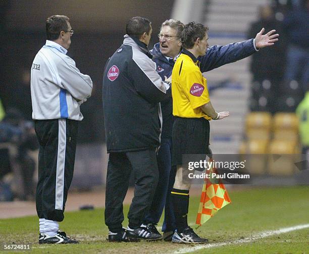 Manager Neil Warnock of Sheffield United argues his point with Caretaker manager Terry Westley of Derby County during the Coca-Cola Championship...