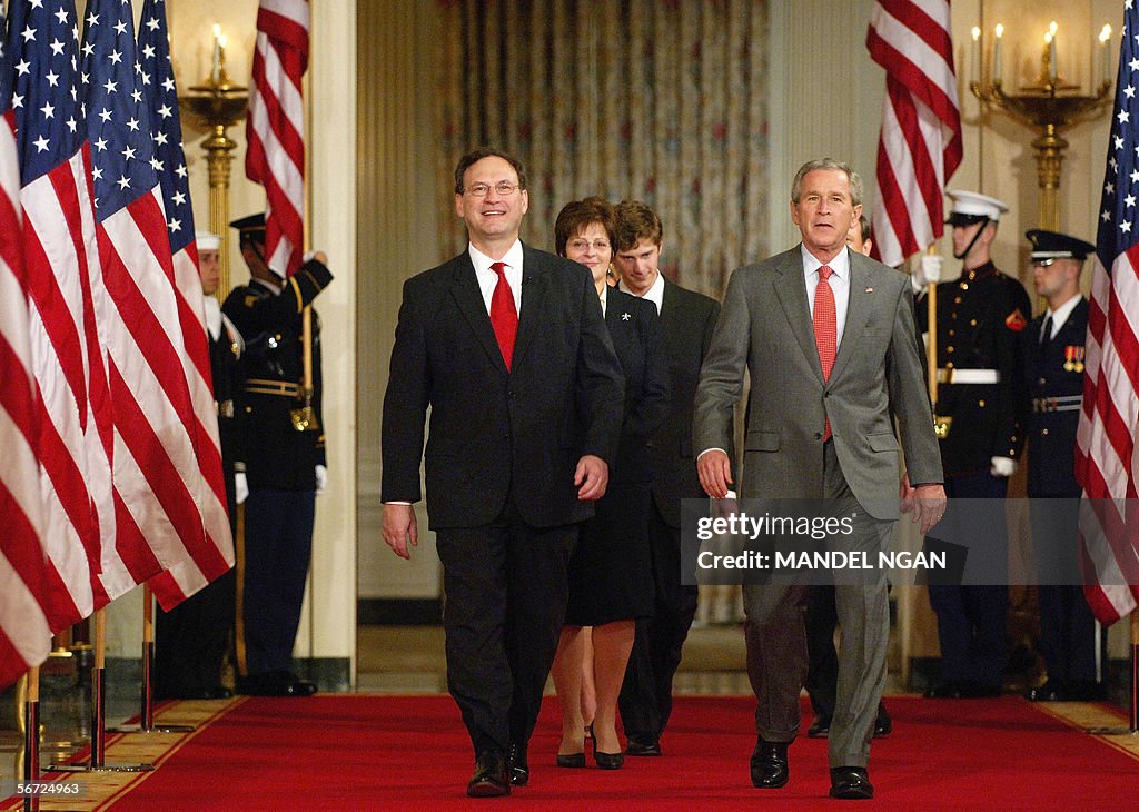 Samuel Alito (L) his wife Martha, son Ph