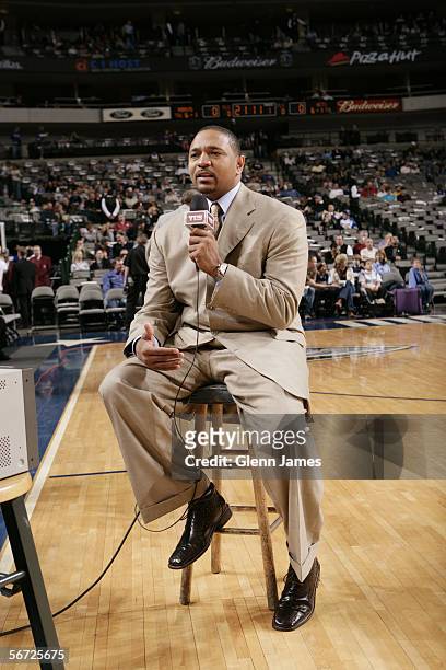 Network announcer Mark Jackson speaks on court before the Dallas Mavericks game against the New Jersey Nets at American Airlines Arena on January 14,...