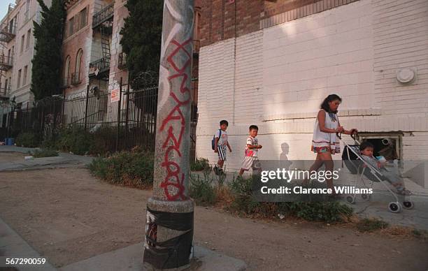 Shato Building 147 Shatto Stock Photos, High-Res Pictures, and Images - Getty Images