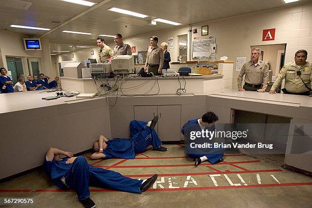 La Inmates Los Angeles County Central Jail Photos and Premium High Res Pictures ...