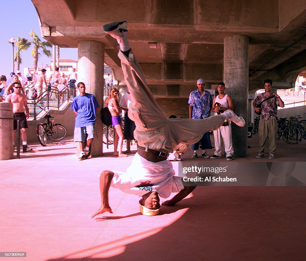ME.wildart.break2.0705.AS––HUNTINGTON BEACH––Jeremy "Silhouette" Washington, 21, of San Bernadino, p
