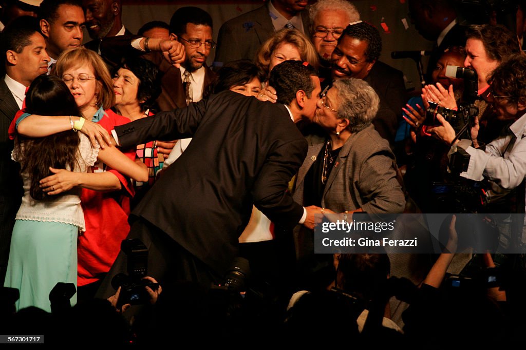 097492.ME.0517.election.GMFSurrounded by family and supporters, Antonio Villaraigosa celebrates his