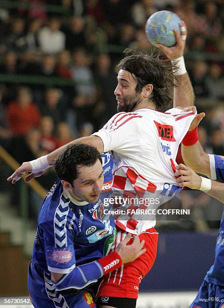 Croatia's Ivano Balic vies against Serbia and Montenegro's Alem Toskic, during their game at the main round of the European handball Championships, 2...