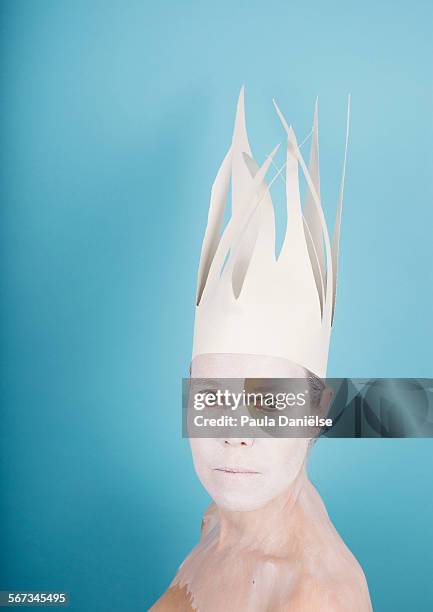 paper crown - paper crown stock pictures, royalty-free photos & images