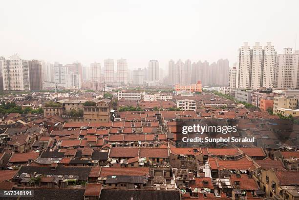 roofs of shanghai shikumen (lane houses) - shikumen shanghai fotografías e imágenes de stock